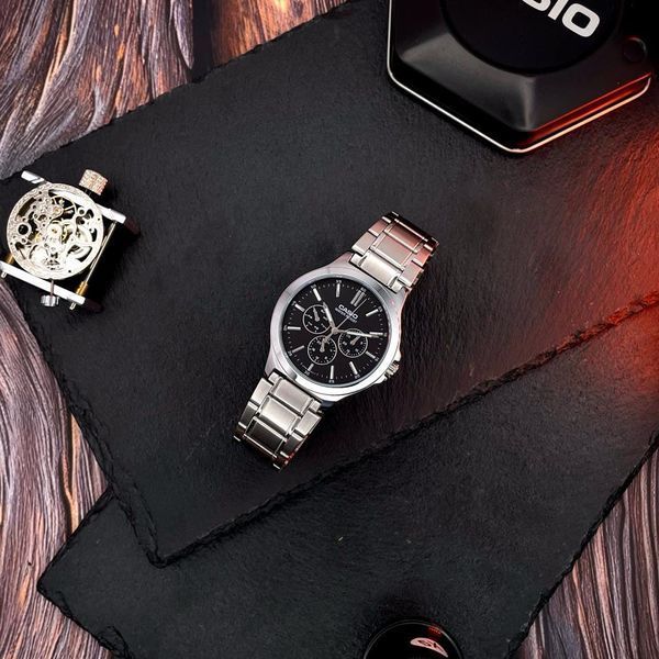 Чоловічий годинник Casio MTP-V300D-1A 1141-0334 фото