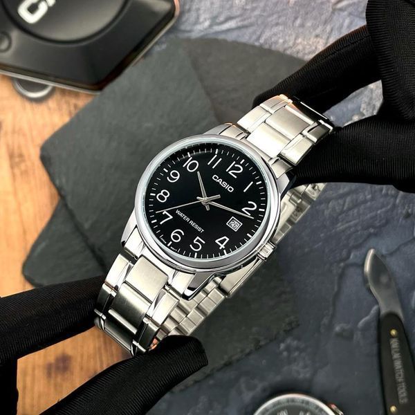 Чоловічий годинник Casio MTP-V002D-1B 1141-0322 фото