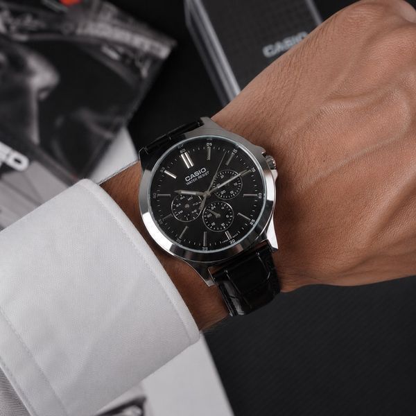 Чоловічий годинник Casio MTP-V300L-1A 1141-0276 фото