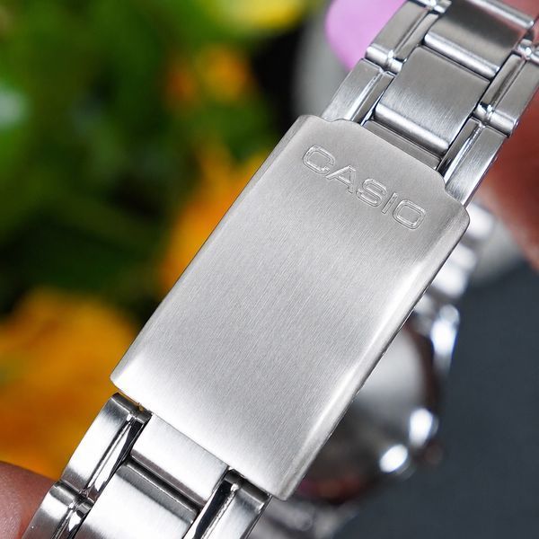 Жіночий годинник Casio LTP-V006D-4B 1141-0409 фото