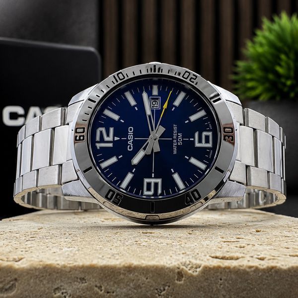 Чоловічий годинник Casio MTP-VD01D-2B 1141-0118 фото